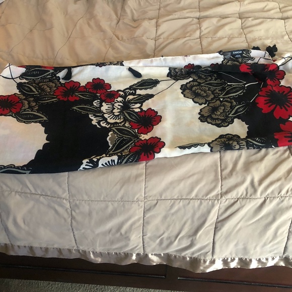 SCARF/WRAP - Picture 1 of 4